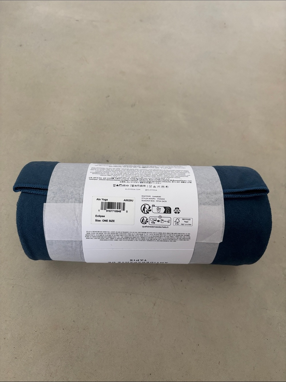 New Alo Yoga Grounded No Slip Yoga Mat Towel in Eclipse Blue - Picture 4 of 10